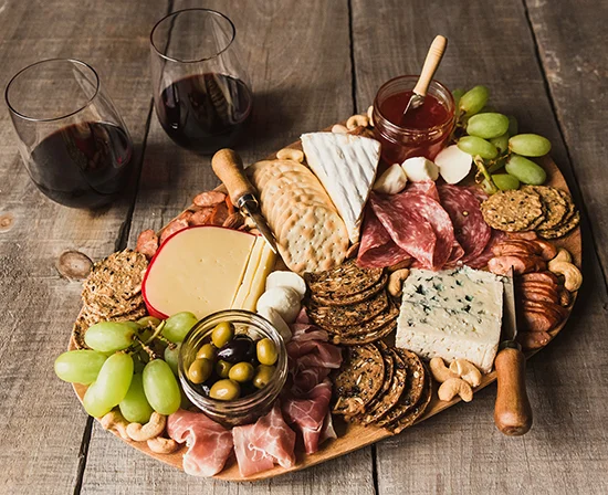 American-charcuterie-appetizer-board
